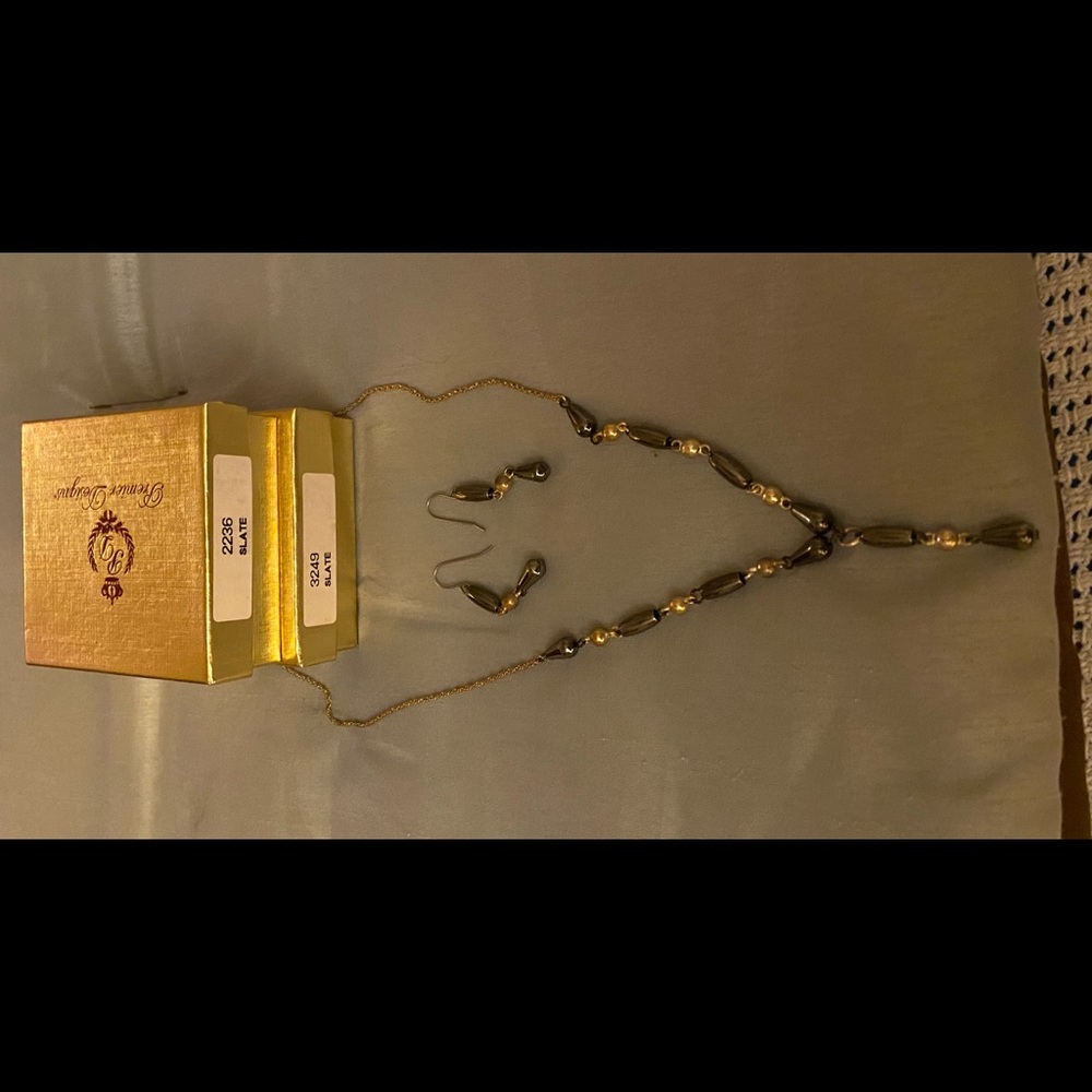 Premier Design Jewelry Set in Slate.. not new but only worn a few times..